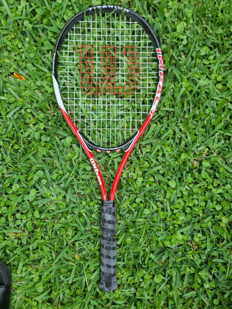Tennis Racket Wilson Titanium