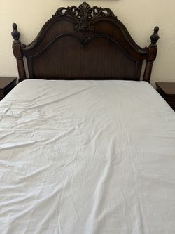 Mandura Traditional Bed (Cherry)