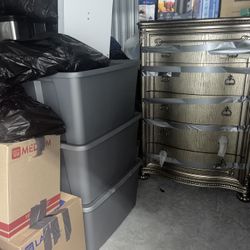 Used Bedroom Set in Excellent Shape – Must Go (Storage Unit Sale)