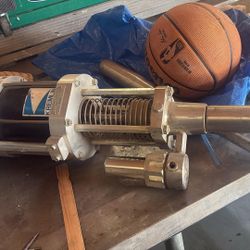 KREMLIN REXSON 80-120 AIR ASSISTED AIRLESS PUMP