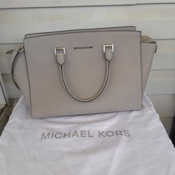 Michael Kors gray purse
