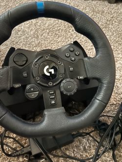 Logitech - G923 Racing Wheel and Pedals with stick shift for PS5
