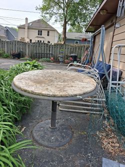 Table top with granite and 4 stools