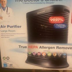 Honeywell Air Purifier Model HPA2001-TGT Large Room, True Hepa Allergen Remover Good Condition Nice And Clean On Black