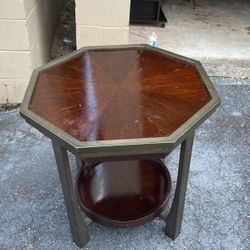 Nice metal would end table or a plant stand