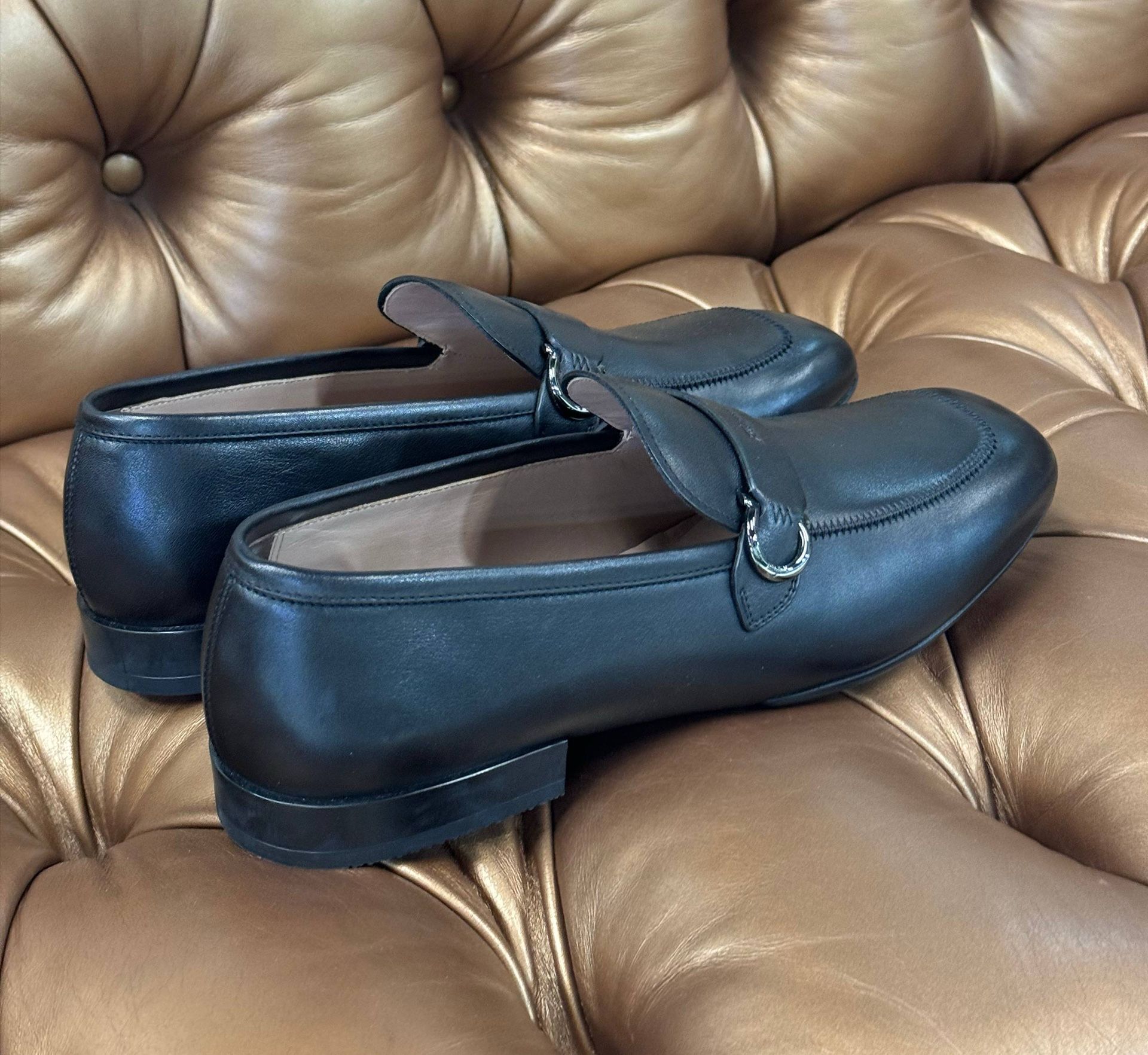 TRIED ON SALVATORE FERRAGAMO Black Leather Florio Loafers  display picture 3