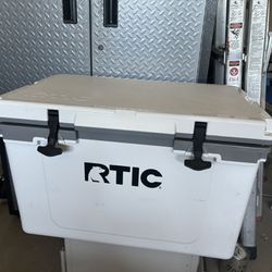 RTIC cooler 