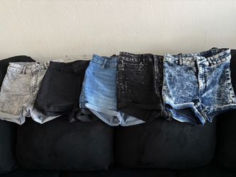 Women Shorts (size 4)