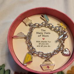 Vintage "The Many Hats of Mom" Hallmark Charm Bracelet