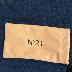 No 21 - Glasses Carrying Case 