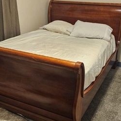 Solid Wood Queen Bed Fram