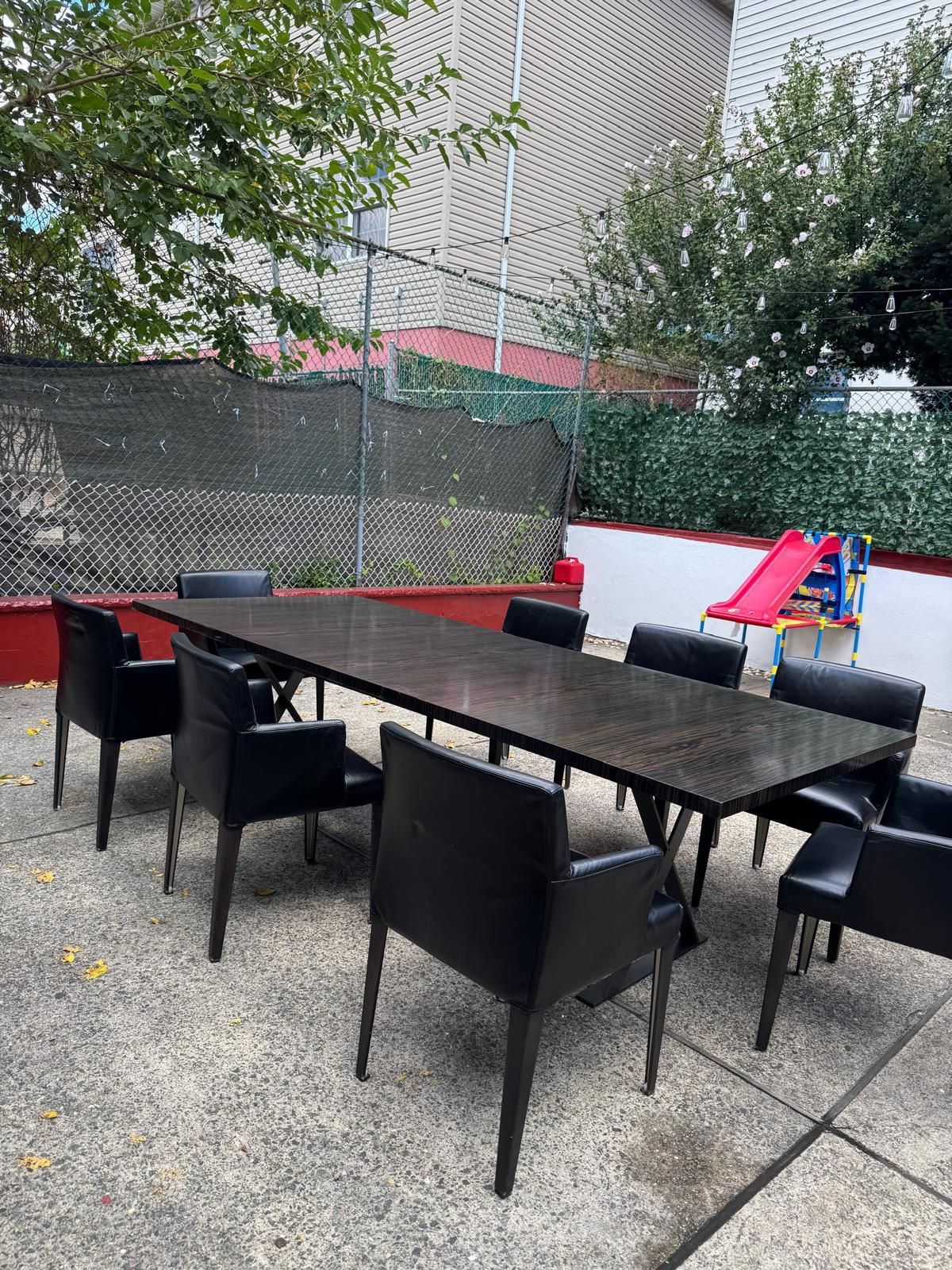 Maxalto dining Table With Leather chairs