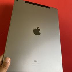 128GB Apple IPad Pro 12.9” (Retina /IOS 15) WiFi + cellular (T-Mobile / AT&T/ Verizon / LTE) with Accesories (Apple pencil supported)