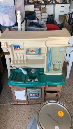 Kid play kitchen and play food