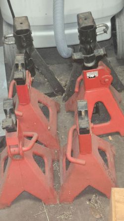 A lot of Floor Jacks $100.00