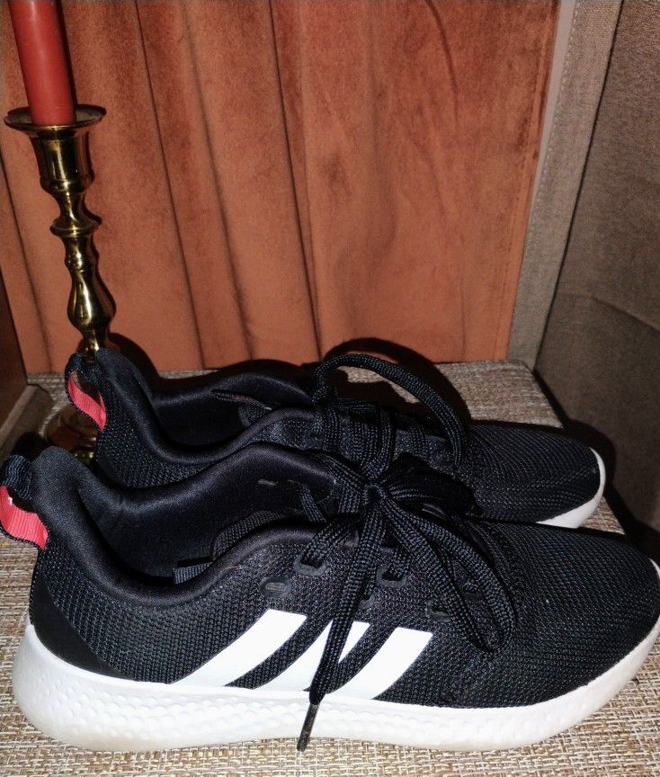 FIRM IN MERCED ‼️ WOMENS ADIDAS SIZE 6.5