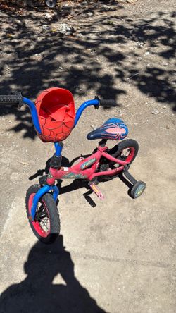 Kids bike with training wheels