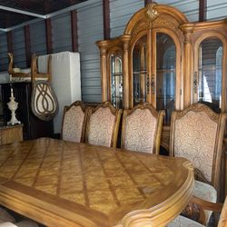 High Quality Michael Amini B Aico Dining Set China Cabinet 