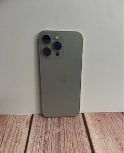 iPhone 15 Pro Max - Unlocked - 256GB