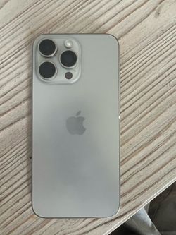 iPhone 15 Pro Max 256 GB - Excellent Condition