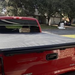 Tyger Chevy Truck Folding Bed Cover 
