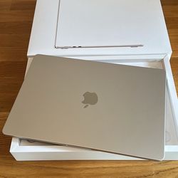 2023 MacBook Air M2 15” 256gb