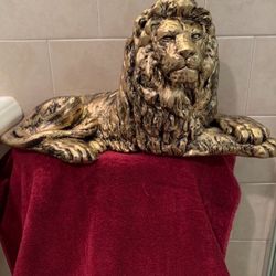 Laying Lion  Statue