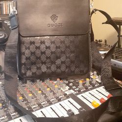 Messenger Bag / Black