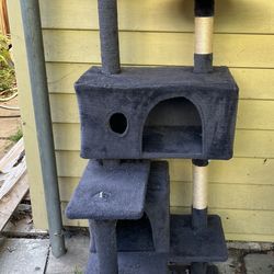 Tall Cat tree