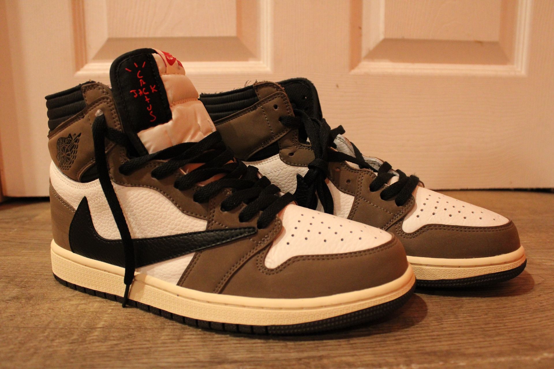 Air Jordan 1 Travis Scott Size 9.5