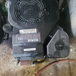 ((READ AD))((17.5hp Kohler Engine)) Riding Mower 