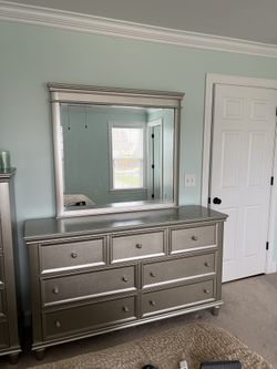 Queen Bedroom Set With Dresser, Chest , Night Stand, Bed Frame No Mattress