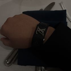 come with box and bag 