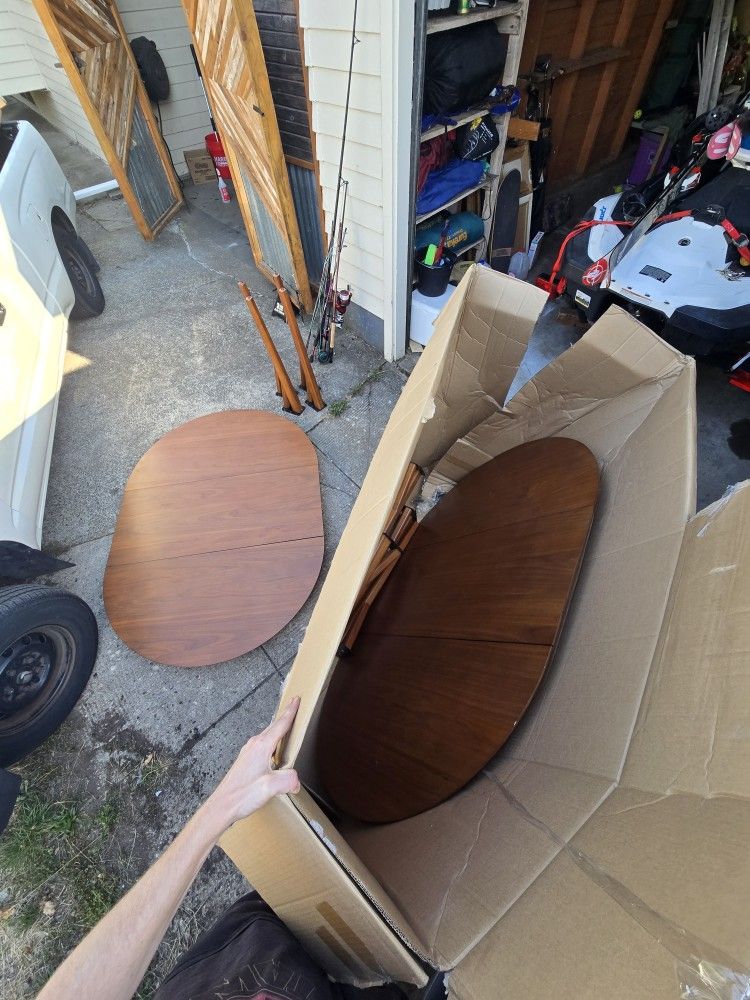 2 william Sonoma tables 1,000 each