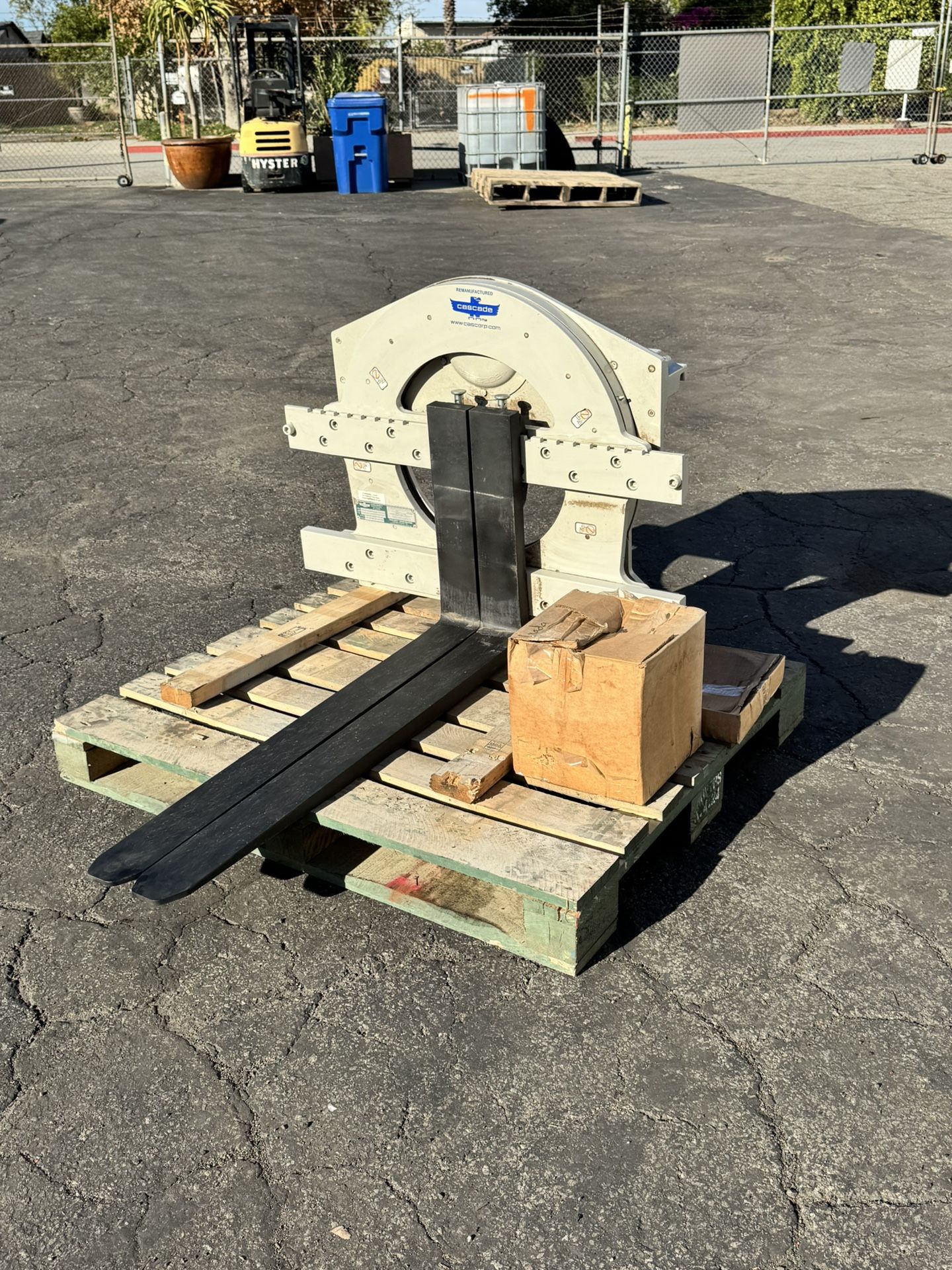 LIKE NEW FORKLIFT ATTACHMENT 