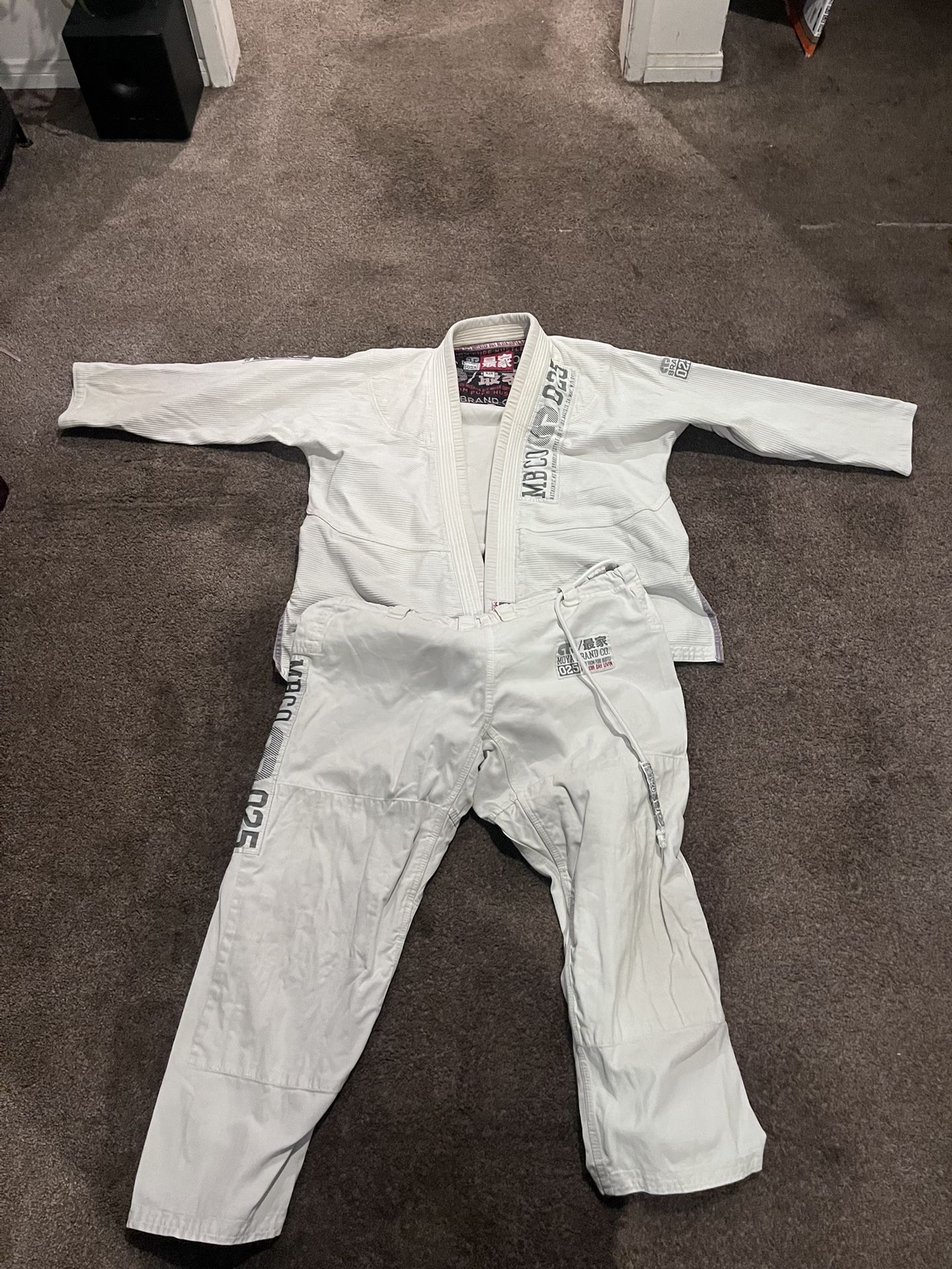 Jiujitsu Gi Negotiable Size A2