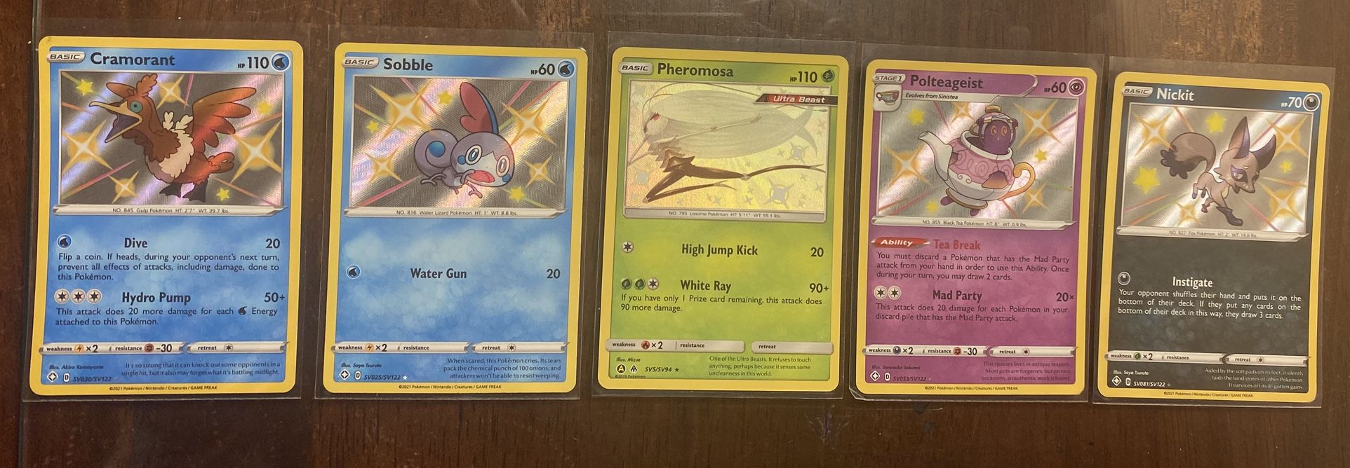 (27) 2021 Pokemon Shinie’s