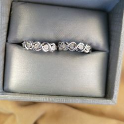 
Diamond Small Huggie Hoop Earrings (1/10 ct. t.w.) in 10k White Gold