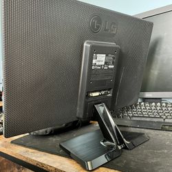 LG 16x9 Monitors 
