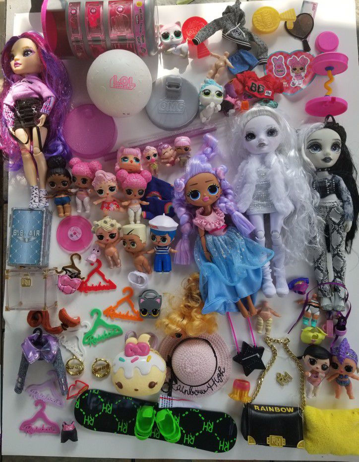 Lot Of Lol Omg And Rainbow high Dolls Accessories. Read