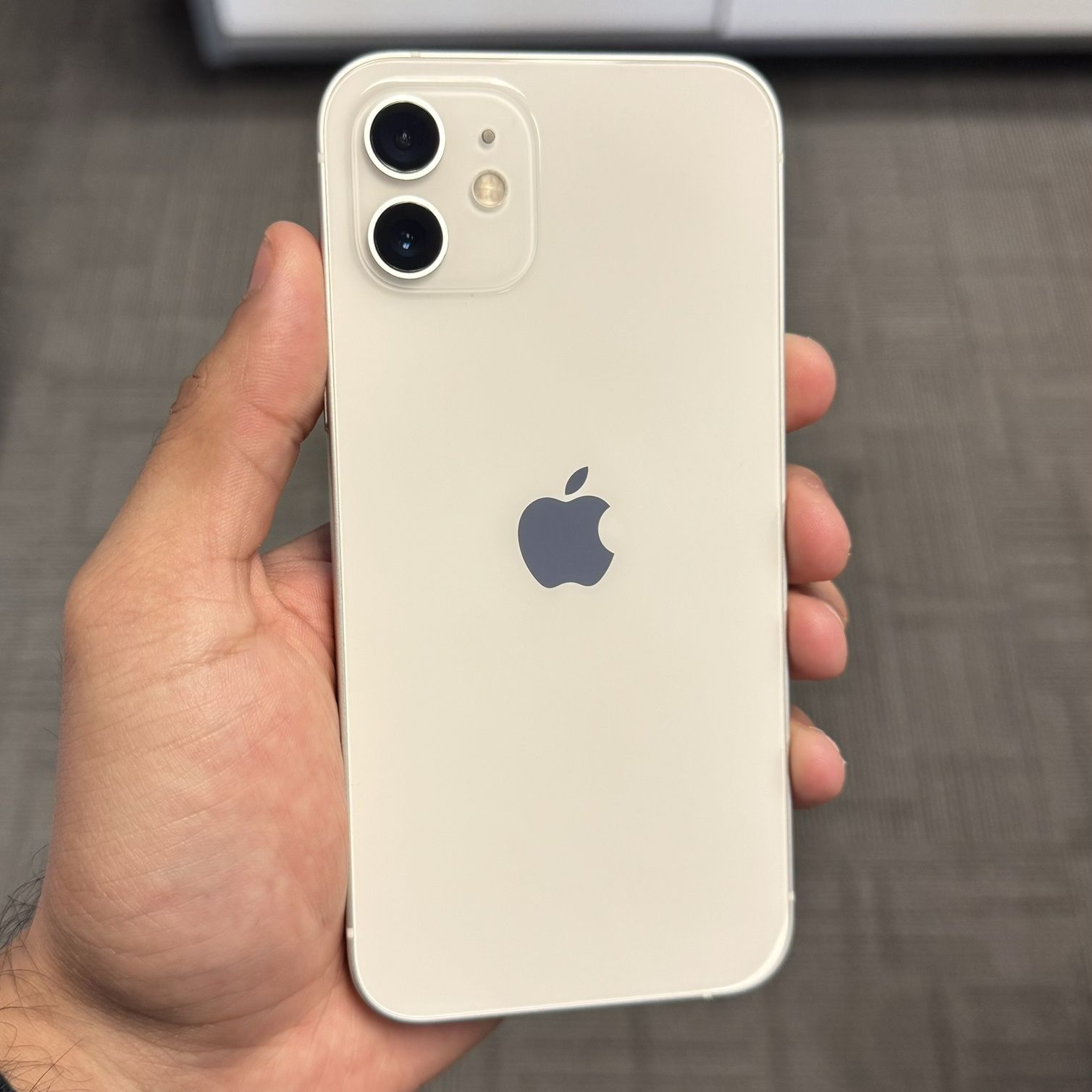 Apple Iphone 12 / White / Unlocked For All Carriers for Sale in 