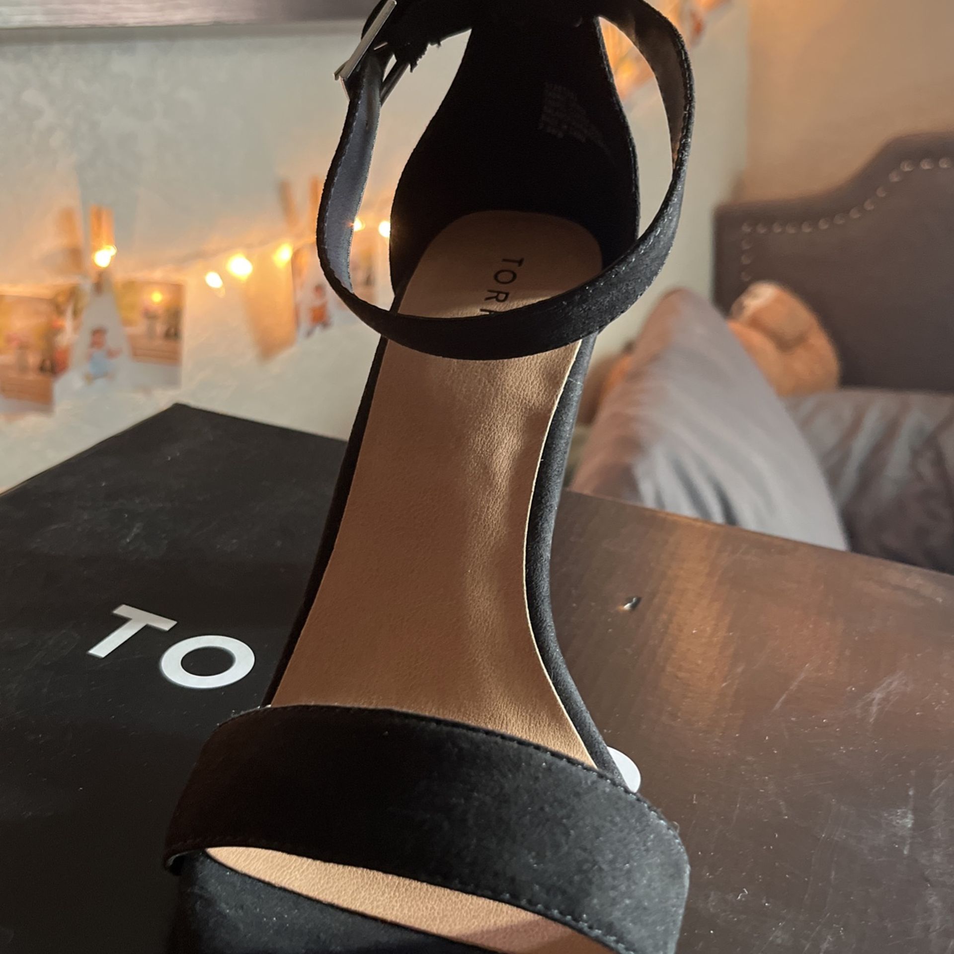 Torrid 4H Blk Strap Heels