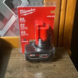 Milwaukee M12 Battery 3.0 Amps