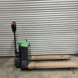 NEW Ekko Electric Pallet Jack