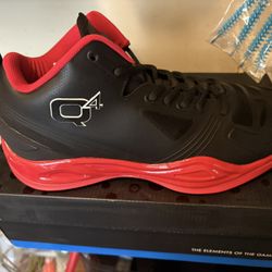 Brand New Basketball Sneakers New Size 10 Retail Is 13$$$)
