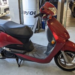 2010 HONDA Elite 110 SALVAGED TITLE | RUNS But Has Been Dismantled