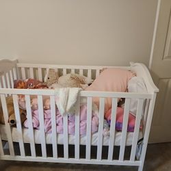 White Crib And Matress 