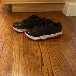 Jordan 11 Retro Playoffs Bred 2019 