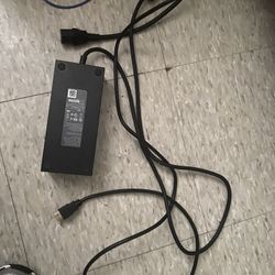 XBOX ONE (2 CONTROLLERS + HEADSET) 
