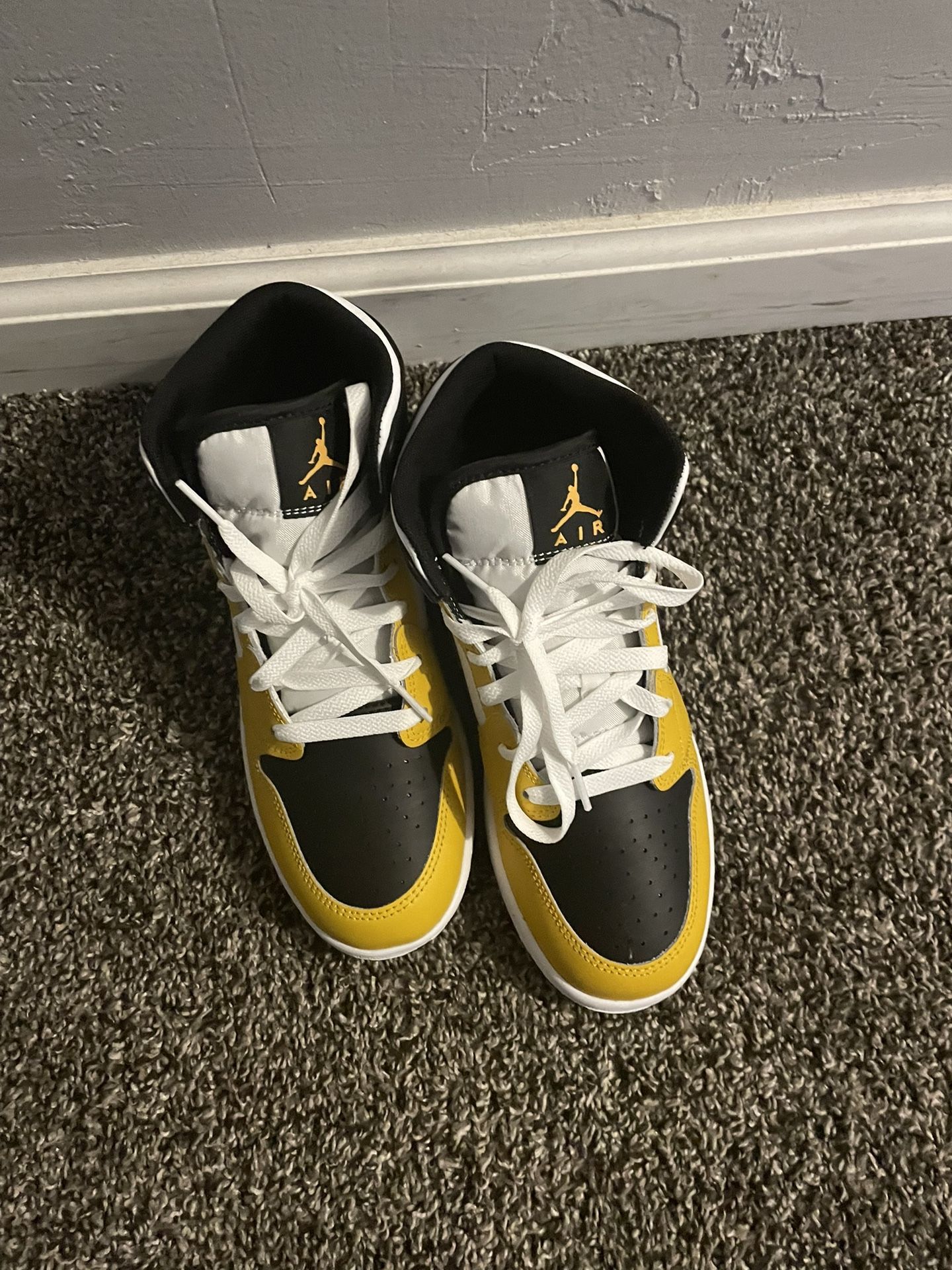 Women’s Jordan’s 1 Size 7 In Men 